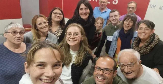 photo  la troupe presque au complet pour cette rentrée de lecture collective.  &copy;  le maine libre 