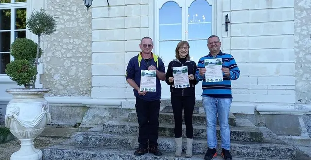 photo  frédéric simon, cynthia et fady fadel invitent le public à construire le château avec des lego®.  &copy;  le maine libre 