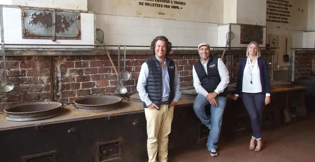 photo  le directeur théophile prunier, le responsable animation yohan roustel, et la responsable marketing audrey floch, dans l’impressionnante salle des cuissons.  &copy;  ouest-france 