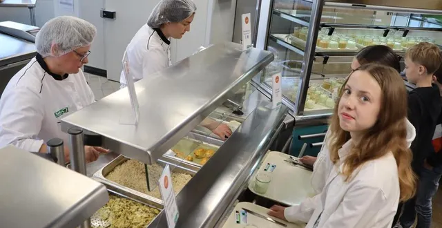 photo  les collégiens de pierre-reverdy à sablé-sur-sarthe bénéficient désormais des services du conseil départemental de la sarthe pour la partie restauration. auparavant ce service était assuré par la cuisine centrale du pays sabolien.  &copy;  ouest-france 