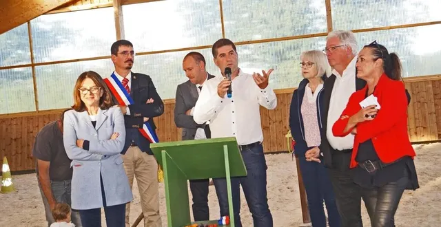 photo  nathalie goulet ; sénatrice de l’orne ; maxime guilmin : maire de montsecret-clairefougère ; julien salliot : maire délégué de clairefougère ; jérôme nury : député de l’orne ; isabelle rioux ; sous-préfète d’argentan ; catherine meunier : conseillère régionale ; yves goasdoué : président du petr du bocage.  &copy;  ouest-france 