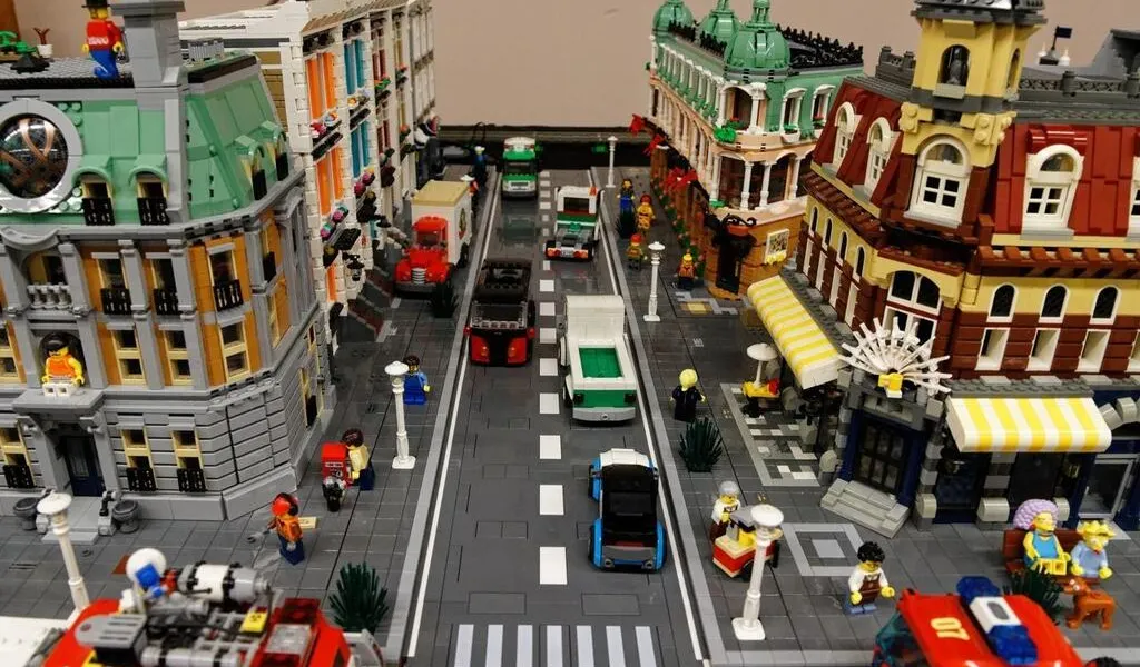 Il organise une exposition de Lego g?�ante pour les journ?�es du patrimoine en Normandie - Lens 