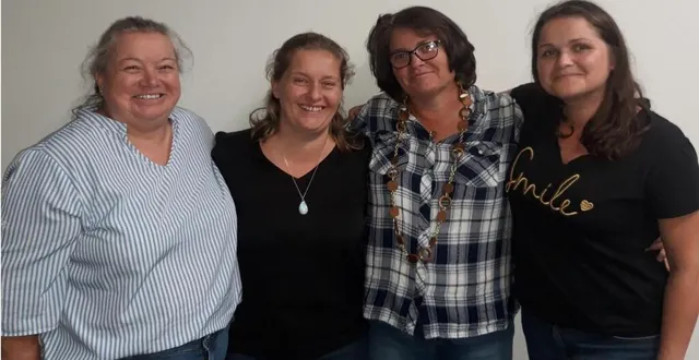 photo  quelques membres du bureau de l’art et la main (de g. à dr) :c. leboucher, p. chabru, s. desmarest et c. ronceray.  &copy;  le maine libre 