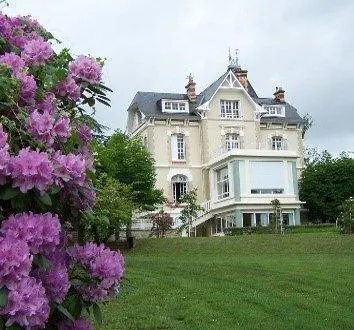 photo  la visite aux aubrys permettra de découvrir le site, peu connu du grand public, et de présenter le travail de l’association les petits princes.  &copy;  les aubrys 