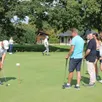 photo la découverte du putting lors du trophée malhaire organisé par le rotary club au golf de sablé-solesmes, ici en 2021.