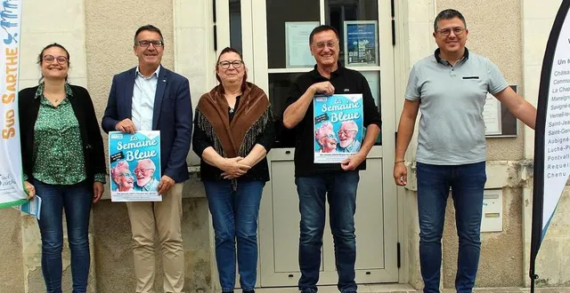 photo  les élus et marie canevet, directrice adjointe du centre social equip’âges, ont présenté à la mairie de pontvallain la semaine bleue, une première pour la communauté de communes sud sarthe.  &copy;  le maine libre 