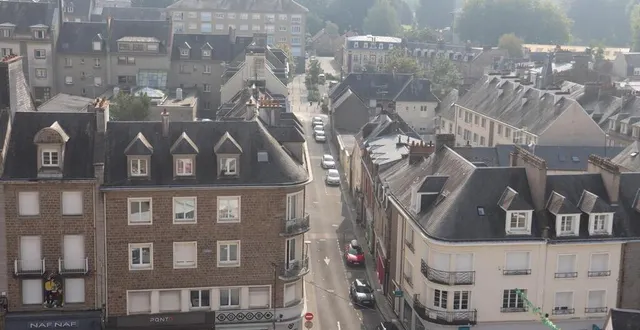photo  hugues ménès propose une visite des passages secrets de flers, dans l’orne, ce samedi 21 septembre 2024.  &copy;  ouest-france 