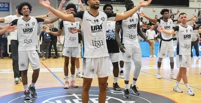 photo  paul billong a marqué dix-neuf points, ce vendredi 20 septembre, face à angers.  &copy;  jocelyne régent 