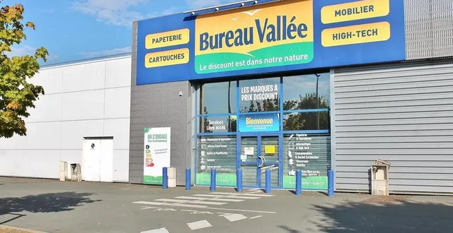 photo  le magasin bureau vallée avait ouvert ses portes en 2004 dans la zone commerciale de la tuilerie, à sablé-sur-sarthe.  &copy;  ouest-france 