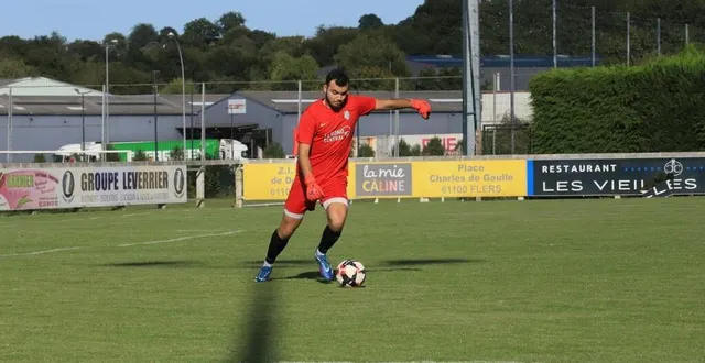 photo  théo villeroy (gardien de but des léopards saint-georges).  &copy;  photo : serge ruer 