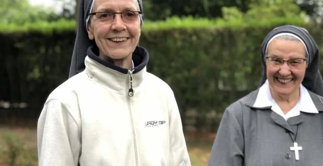 photo  sœur marie emmanuelle, mère générale de la congrégation de l’enfant jésus, et sœur marie isabelle  &copy;  le maine libre 