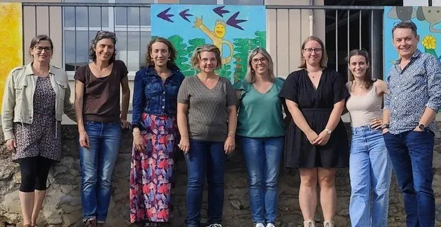 photo  l’équipe enseignante de l’école élémentaire publique de loué.  &copy;  le maine libre 