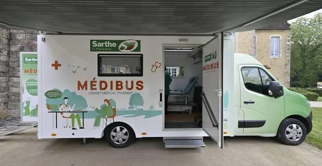 photo  le médibus est un véhicule itinérant qui va permettre à 13 300 patients, privés de médecins traitants, de bénéficier d’une nouvelle offre médicale.  &copy;  conseil départemental de la sarthe 