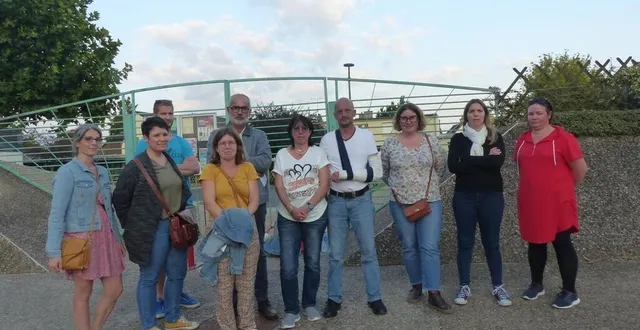 photo  les parents d’élèves comptent engager d’autres actions pour la réouverture d’une classe.  &copy;  le maine libre 