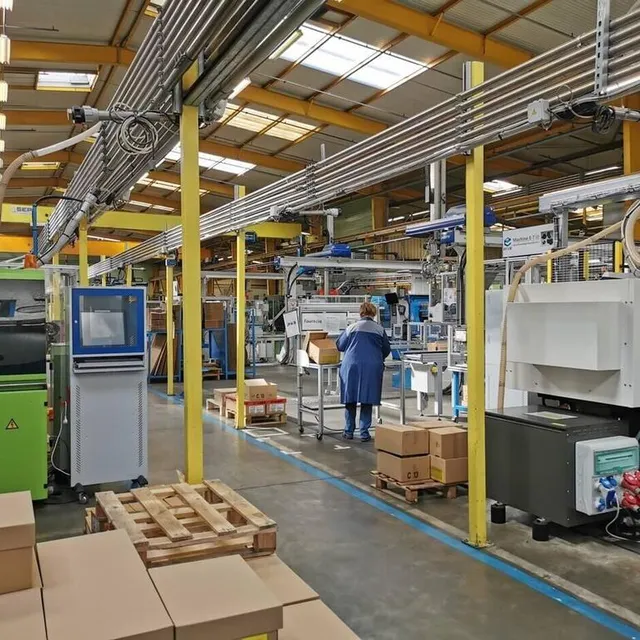 photo l’usine d’ercé à athis-de-l’orne, fabrique des carters de motoréducteur pour les vitres électriques des tesla.  ©  ouest-france / archives