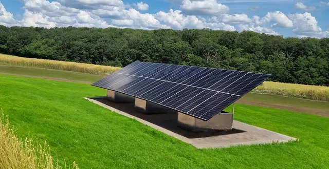 photo le meilleur des panneaux photovoltaïques en région centre val de loire et dans la sarthe &copy; triangle autoconso centre