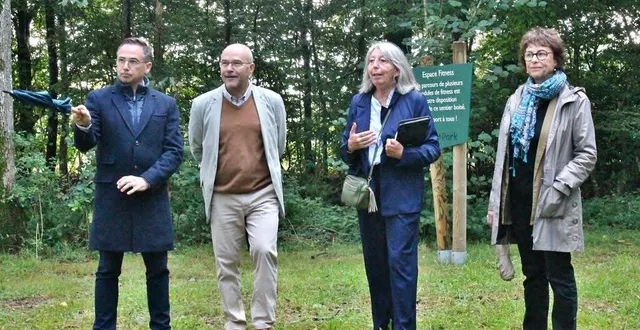 photo  nicolas leudière, maire de sablé-sur-sarthe, laurent hubert, maire de villaines-sous-malicorne, martine crnkovic, maire de louailles, et nadine grelet-certenais, maire de la flèche, réunis lundi 23 septembre 2024, sur une nouvelle aire de pique-nique de la zone ouest park.  &copy;  ouest-france 