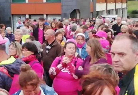 photo  l’année dernière la marche rose avait réuni plus de 300 personnes..  &copy;  archives ouest-france 