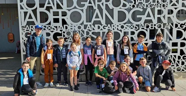 photo parcé-sur-sarthe. les cm2 à roland-garros  &copy;  école de parcé 