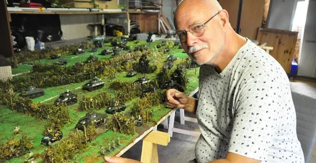 photo  lucien caron présentera l’imposant diorama qu’il a réalisé, une reconstitution du débarquement des alliés en juin 1944 et des combats qui ont suivi.  &copy;  le maine libre 