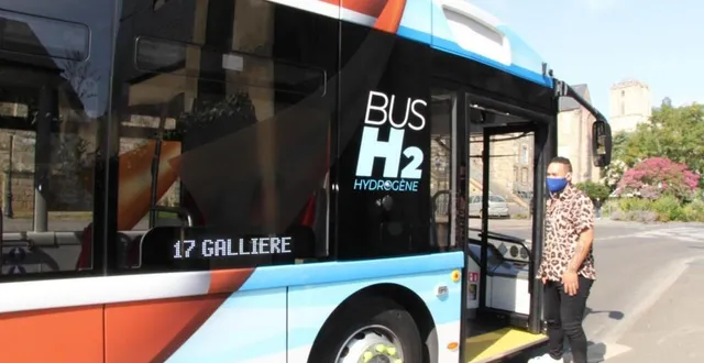 photo  le premier bus à hydrogène de la ville du mans (sarthe) est entré officiellement en service en septembre 2020, sur la ligne 17.  &copy;  archives ouest-france 