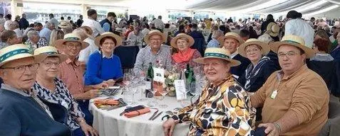 photo  temps fort de partage et de rencontre.  &copy;  société des courses de sillé 