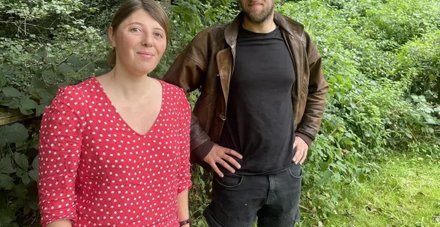 photo  mardi 24 septembre 2024, au cpie des collines normandes. julie thivol et nicolas boulanger. l’essence préférée de haie de ce dernier est le chêne sessile car « il est résistant et adaptable ».  &copy;  ouest-france 