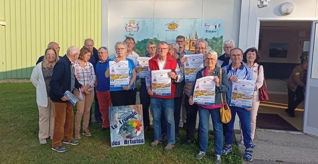 photo  des bénévoles et artistes motivés.  &copy;  ouest-france 