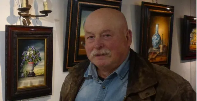 photo  christian labelle aime mettre en scène les objets du quotidien, les fruits et légumes, dans ses natures mortes.  &copy;  le maine libre 