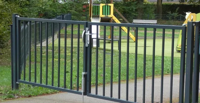 photo  une clôture pour la sécurité des enfants et pour le bien-être des parents.  &copy;  le maine libre 