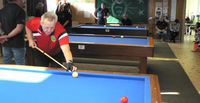 photo  samedi, le club de billard marollais organisait ses quinzièmes10 heures de billard.  &copy;  ouest-france 