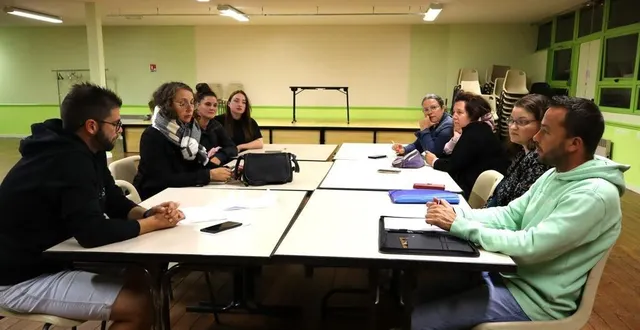 photo  les membres du bureau présents se posent beaucoup de questions quant à la pérennité de l’ape à courcebœufs.  &copy;  le maine libre 