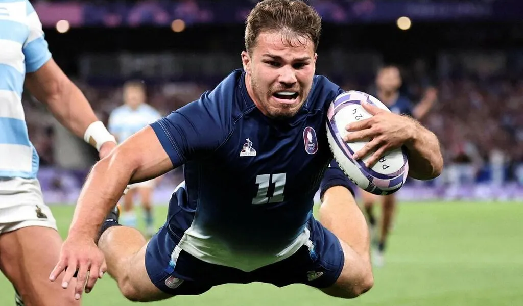 Antoine Dupont s’essaie au football américain avant de revenir en Top