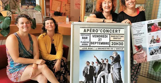 photo  guylène loiseau, comédienne clown, tatiana guelle, directrice du val’rhonne, martine midoux, de la cie les ailes du rire, et emilie georget, chargée d’accueil et de communication du val’rhonne, présentent la saison.  &copy;  le maine libre 