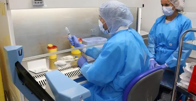 photo  les équipes de la clinique victor-hugo (photo) et du centre jean-bernard ont quitté du centre-ville pour intégrer le nouveau centre de cancérologie de la sarthe. près de deux ans après le déménagement, la vente des anciens bâtiments est tombée à l’eau.  &copy;  archives ouest-france 