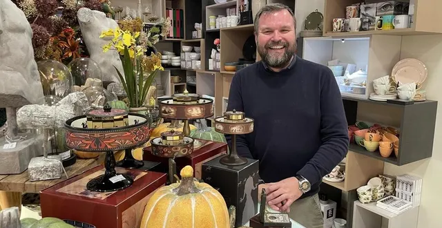 photo  sylvain montfort a créé weemood il y a dix ans à argentan, qui reste son magasin phare en normandie.  &copy;  ouest-france 