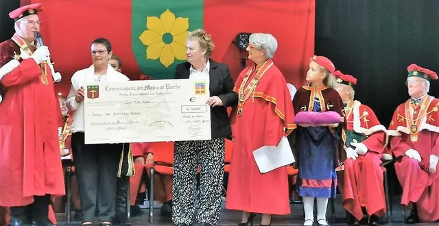 photo  l’association des blouses roses s’est vue remettre un don de 6 000 € qui contribuera à l’achat d’un simulateur d’irm ludique pour le service pédiatrique de l’hôpital du mans.   &copy;  le maine libre. 