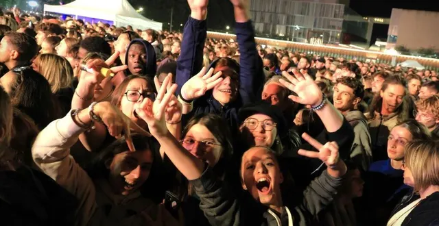 photo  les lycéens étaient dans la place pour mettre l’ambiance…  &copy;  ouest-france 