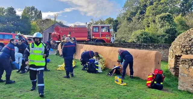 photo  les pompiers en exercice au manoir de la cour, samedi 28 septembre 2024, à asnières-sur-vègre.  &copy;  dr 