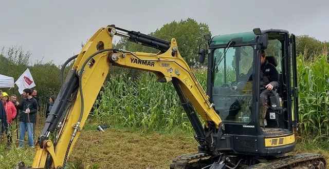 photo  pelletage symbolique du fossé, mercredi 25 septembre 2024 à saint-vincent-des-prés (sarthe).  &copy;  ouest-france 
