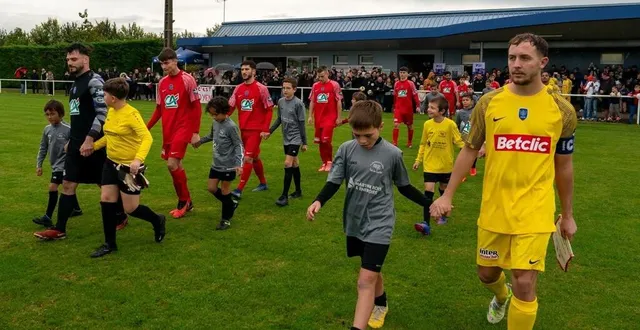 photo  noyen a longtemps tenu face à aux vendéens. avant de céder, la tête haute.  &copy;  arnaud despelchain 