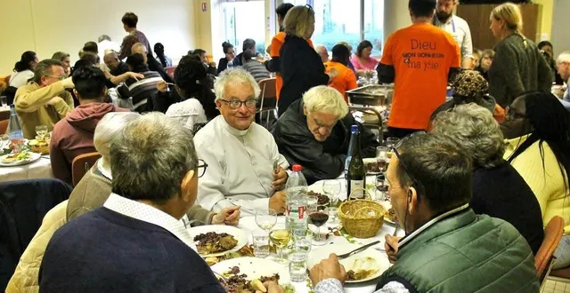 photo  le père hervé-marie cotten, curé de la paroisse de sablé-sur-sarthe, a participé avec joie au « banquet du royaume » organisé, samedi 28 septembre 2024, à sablé-sur-sarthe, dans le cadre de l’événement congrès mission.  &copy;  ouest-france 