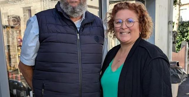 photo  stéphane etchagaray et géraldine morin-binet, respectivement nouveau et ancienne présidente de l’association des commerçants d’écouché-les-vallées (orne).  &copy;  dr 