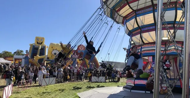 photo  la foire saint-denis de montilly-sur-noireau est la deuxième plus grande de normandie.  &copy;  ouest-france 