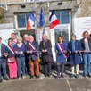 photo au centre, le maire, bernard mésenge ; isabelle rioux, sous-préfète, et tous les élus, lors de l’inauguration de la rénovation de la mairie, samedi.
