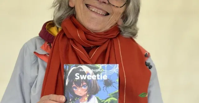 photo  blandine borence tenait un stand où elle présentait ses ouvrages.  &copy;  le maine libre 