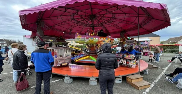 photo  le manège enfantin a attiré les plus jeunes.  &copy;  le maine libre 