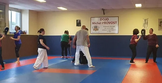 photo  accessible à tous à partir de 14 ans et gratuit, le stage de self-défense aura lieu mardi prochain au dojo michel-provost.  &copy;  le maine libre. 