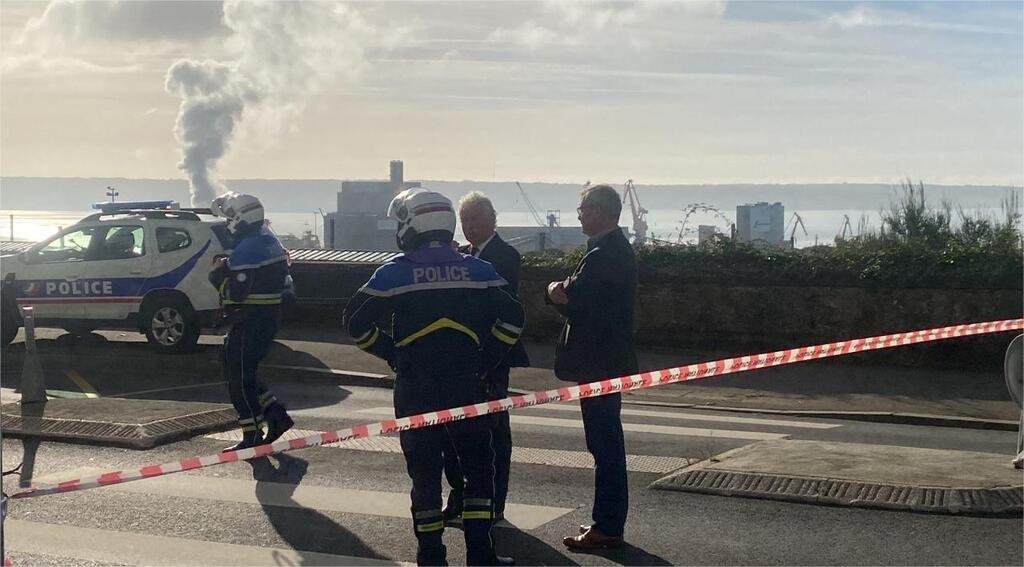 Une Situation Tendue Et Dangereuse Le Maire De Brest Revient Sur Le Retranchement Dun Homme