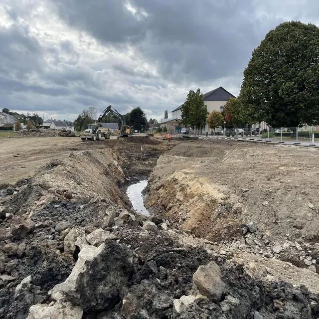 photo derrière la gare de flers, le ruisseau du plancaïon en travaux.  ©  ouest-france / archives